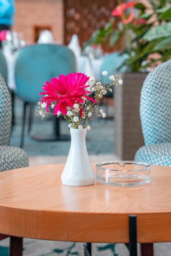 Garden City Hotel Konjic Buitenkant foto