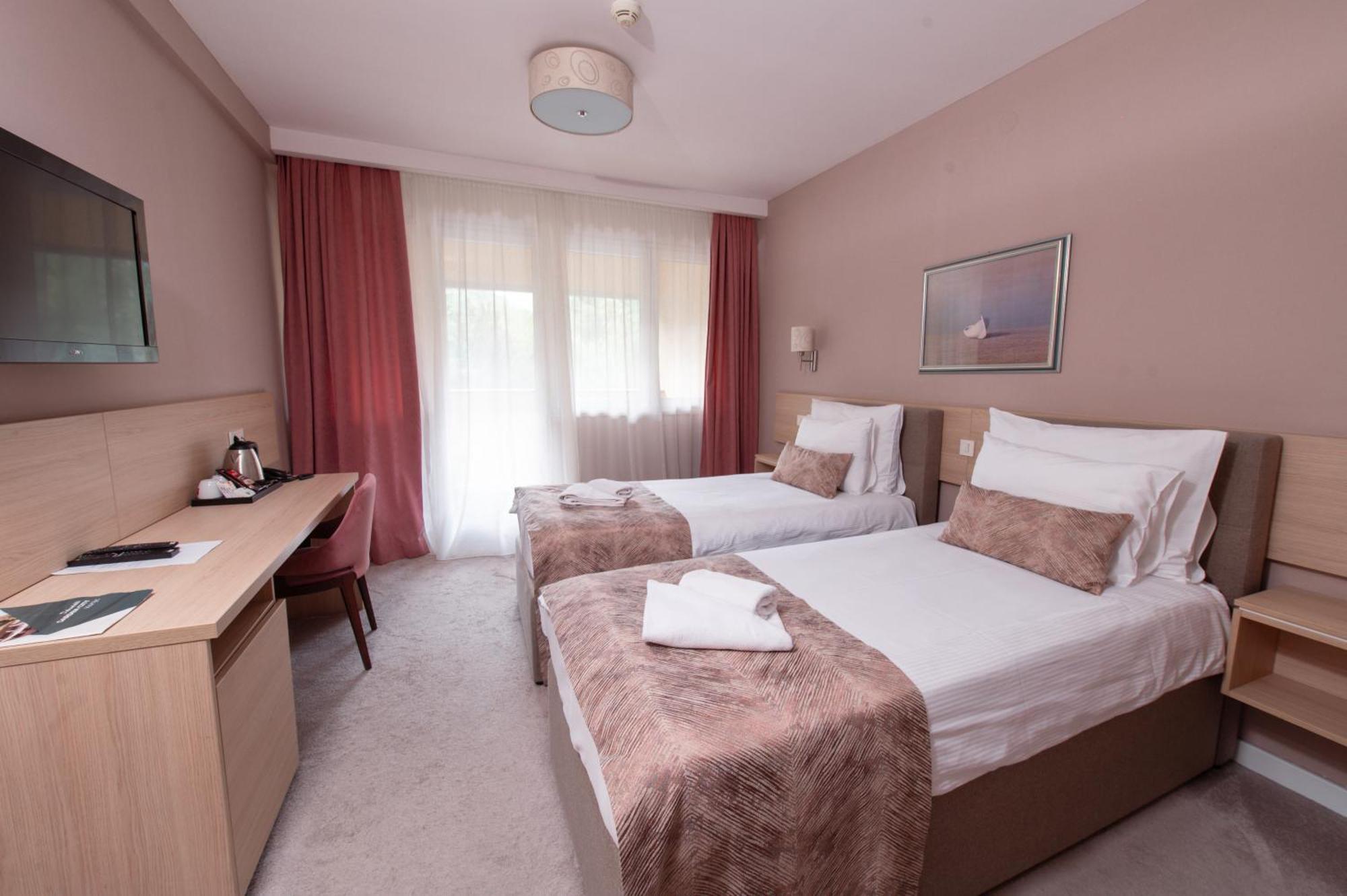 Garden City Hotel Konjic Buitenkant foto
